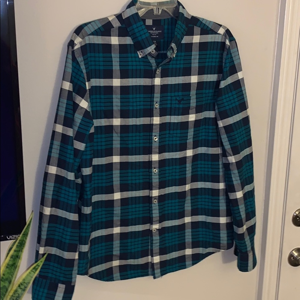 American Eagle Outfitters M Plaid Button Down